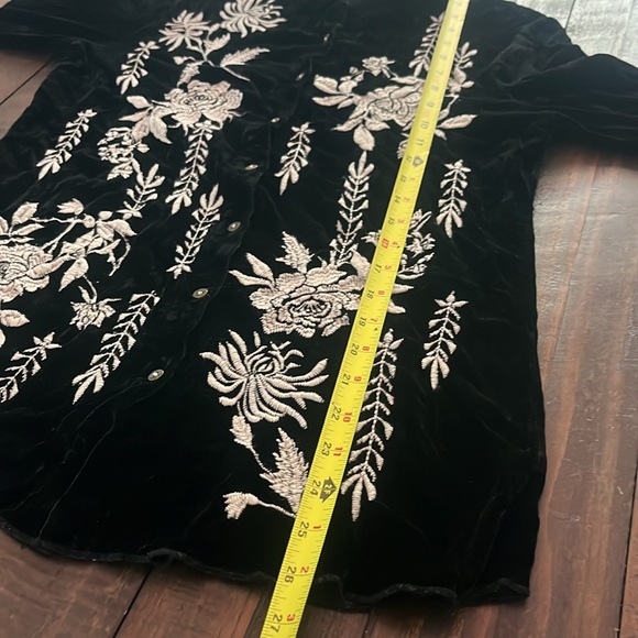 JOHNNY WAS Western Velvet Top - Picture 14 of 16